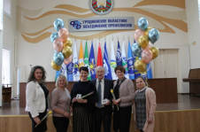 Член Совета Республики В.Лискович ветеранам профсоюзного движения заслуженные награды