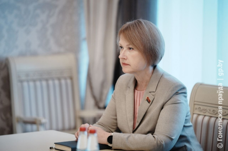 Член Совета Республики Е.Зенкевич
приняла участие во встрече с председателем
партии «Белая Русь» О.Чемодановой
