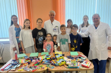 Член Совета Республики В.Кондратович принял участие в республиканской благотворительной акции «Соберем портфель вместе»