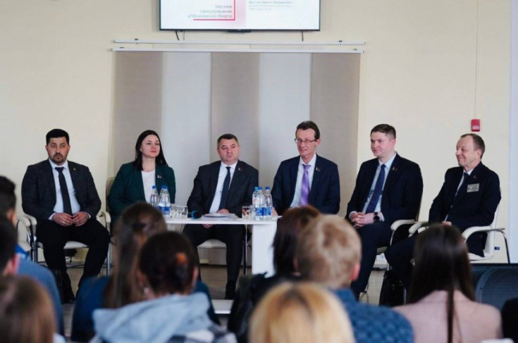 А.Горошкин обсудил роль молодежи в развитии самоуправления