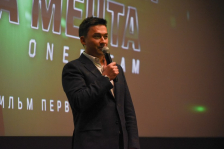 Член Совета Республики Д.Басков посетил предпремьерный показ фильма «Одна команда — одна мечта»