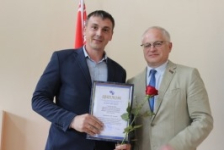 Член Совета Республики Ю.Деркач поздравил сотрудников спортивных школ с профессиональным праздником