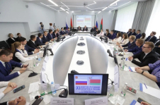 Молодые парламентарии Беларуси и России провели на площадке XI Форума регионов совместное заседание