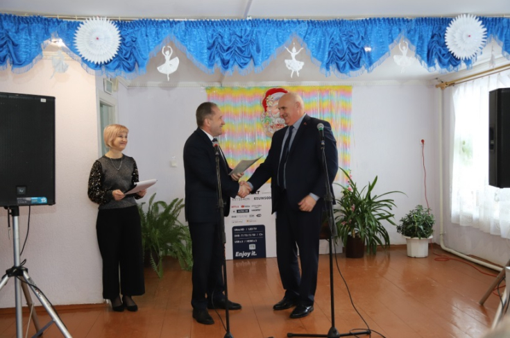 Член Совета Республики Ю.Наркевич 
принял участие в акции «От всей души»
