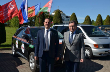 Член Совета Республики
А.Коркотадзе принял участие
в автопробеге Брест — Сургут 
