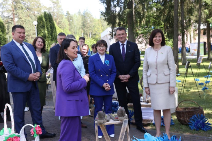 Председатель Совета Республики Наталья Кочанова приняла участие в открытии первого семейного фестиваля «Вместе»