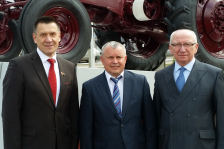 Члены Президиума Совета Республики поздравили с 70-летием Минский тракторный завод