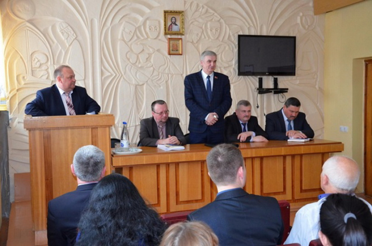 Член Совета Республики В.Романовский встретился с работниками онкодиспанскера