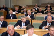Член Совета Республики В.Хроленко принял участие в сессии областного Совета депутатов