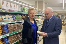 Член Совета Республики Ю.Деркач принял участие в мониторинге цен на продукты питания, промышленные товары первой необходимости