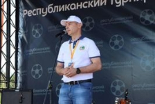 Алексей Кушнаренко принял участие в открытии турнира по торфяному футболу