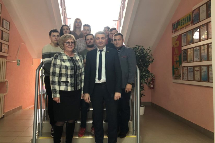 Член Совета Республики Т.Шатликова встретилась с членами Молодежного парламента