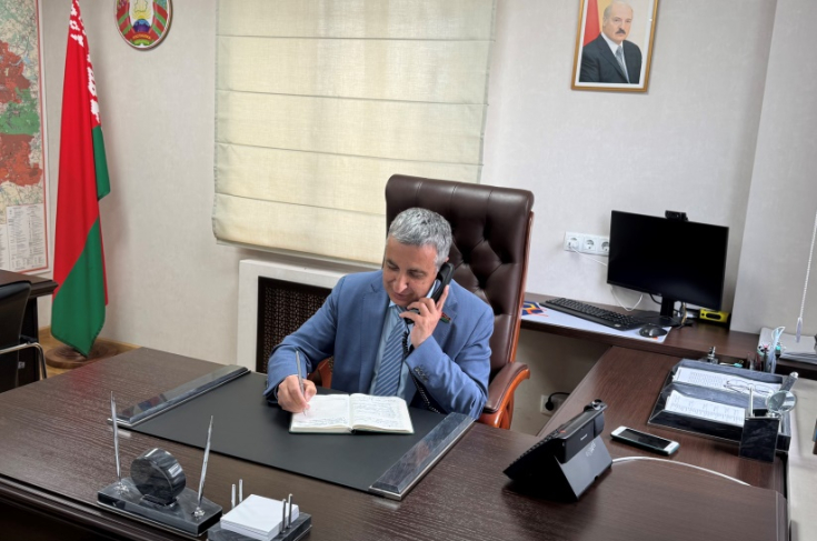 Член Совета Республики Г.Барсамян провел прямую телефонную линию