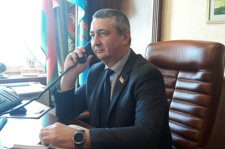 Член Совета Республики О.Жингель провел «прямую телефонную линию»