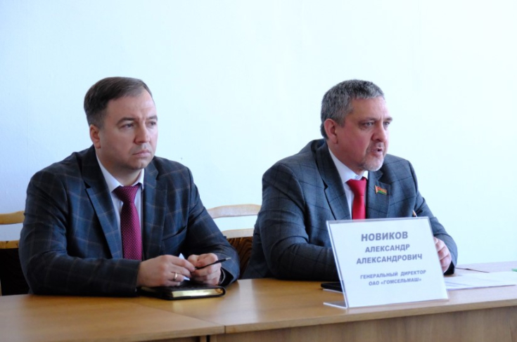 Член Совета Республики Беларусь А.Новиков провел встречу с трудовым коллективом ОАО «ГСКТБиГА»