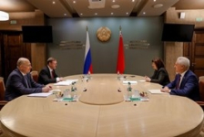 
 Председатель Совета Республики
Н.Кочанова встретилась с заместителем Председателя Совета Федерации К.Косачевым 