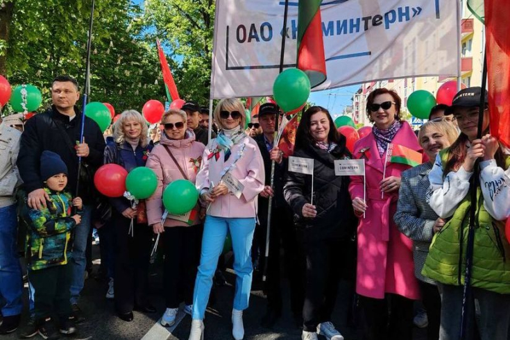Член Совета Республики К.Пантюхова приняла участие в праздничном шествии