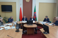 Член Совета Республики В.Лискович провел совместную прямую телефонную линию и прием граждан в Новогрудском районе