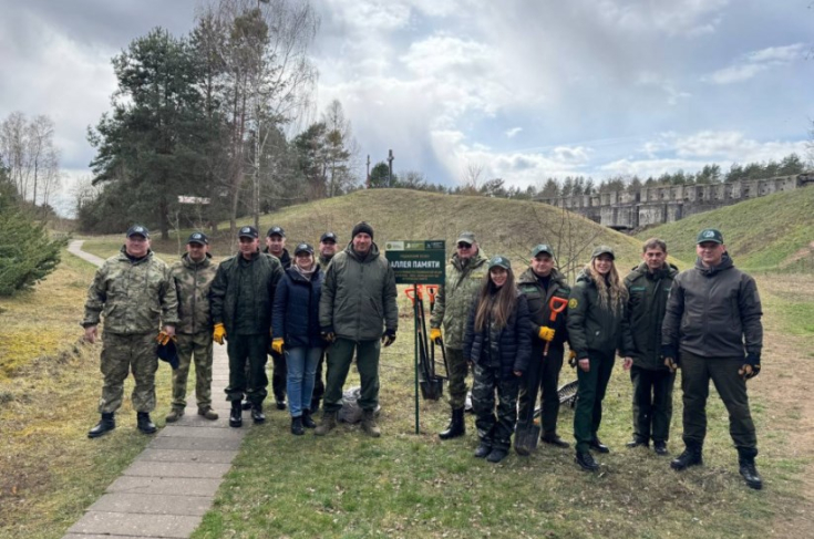 П.Ошурик принял участие в очередном этапе республиканской акции «Дай лесу новае жыццё»