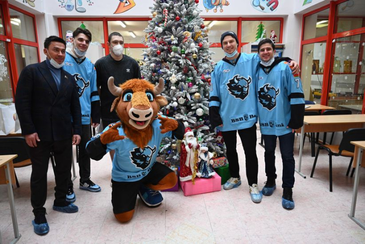 Дмитрий Басков посетил детский онкоцентр в Боровлянах