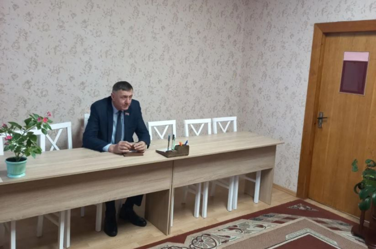 Член Совета Республики А.Шолтанюк провел выездной личный прием граждан