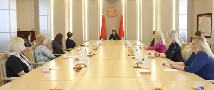 Председатель Совета Республики Н.Кочанова встретилась с членами Белорусской ассоциации многодетных родителей