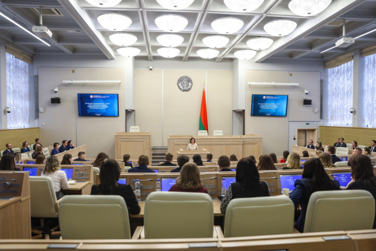 Под руководством председателя Совета Республики Национального собрания Натальи Кочановой состоялось очередное заседание Молодежного совета