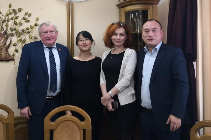 Член Совета Республики В. Маркевич встретился с представителями
Китайской Народной Республики