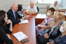 Член Совета Республики В.Матвеев провел «прямые телефонные линии» и личные приемы граждан