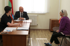 Член Совета Республики А.Жамойда провел прием граждан и прямую телефонную линию в Дятлово