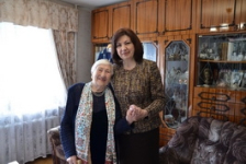 Председатель Совета Республики Н.Кочанова встретилась с ветераном Великой Отечественной войны В.Чудаевой