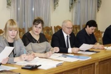 Член Совета Республики Ю.Деркач принял участие в заседании комиссии