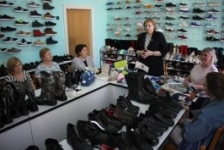 Член Совета Республики Е.Серафинович встретилась с трудовым коллективом Лидской обувной фабрики