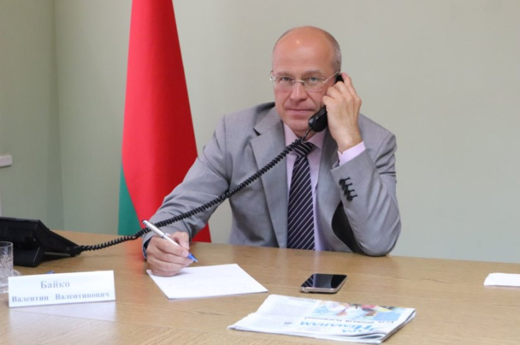 «Выездной прием — это возможность держать руку на пульсе жизни региона».Член Совета Республики В.Байко провел личный прием граждан и прямую телефонную линию.