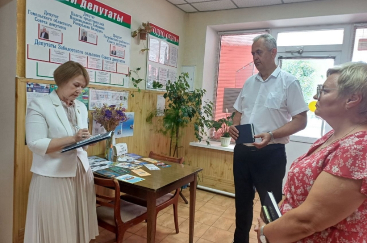 Член Совета Республики Е.Зенкевич посетила Рогачевский район