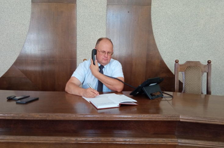 Член Совета Республики О.Слинько провел
«прямую телефонную линию»

