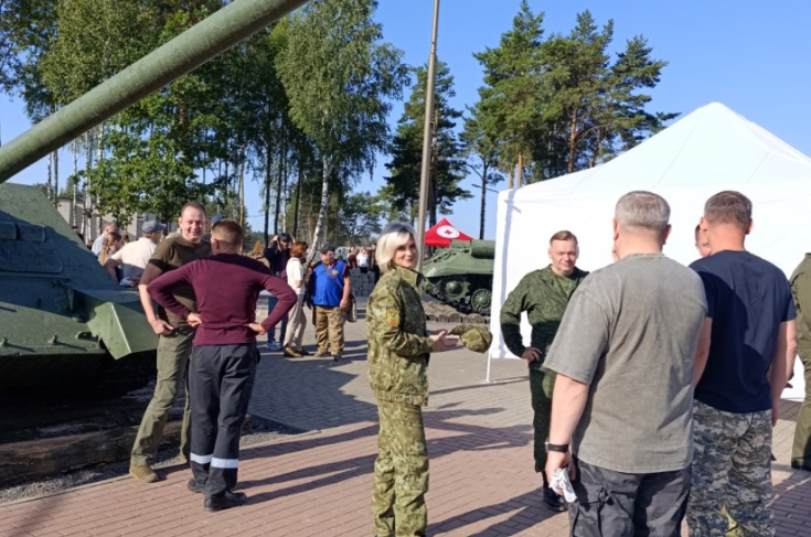 Члены Совета Республики К.Пантюхова, А.Кривоносов и А.Смоляк приняли участие в областном субботнике