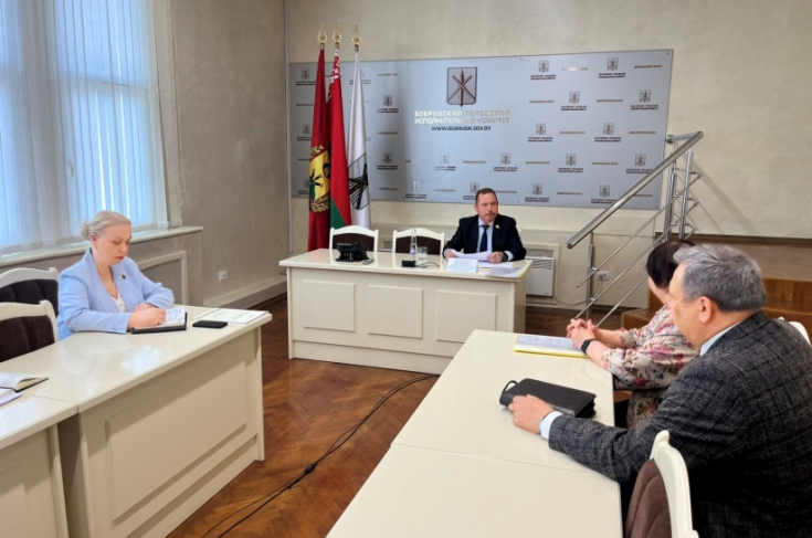 Член Совета Республики В.Ананич провел прием граждан и встречу с коллективом в Бобруйске