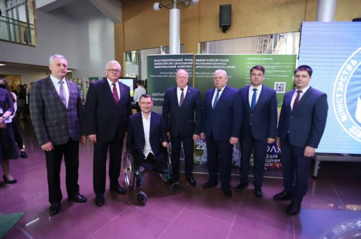 Член Президиума Совета Республики В.Лискович посетил выставку-презентацию «Гродно — город возможностей для молодежи»