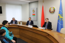 Член Президиума Совета Республики С.Сивец провел личный прием граждан