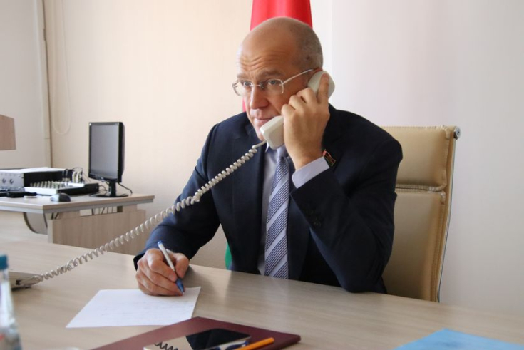 Член Совета Республики В.Байко провел прямую телефонную линию