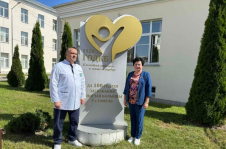 С подарками и теплыми пожеланиями А.Смоляк поздравила школьников, находящихся на лечении в Гомельской областной детской больнице, с наступающим Днем знаний
