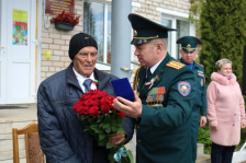 Сергей Мелешкин поздравил ветерана войны с Днем Победы