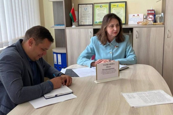И.Толкачева провела личный прием граждан и встретилась с активом Краснодворского сельсовета