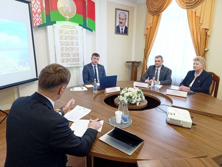 Член Совета Республики Дмитрий Захарчук провел прием граждан в Браславском райисполкоме