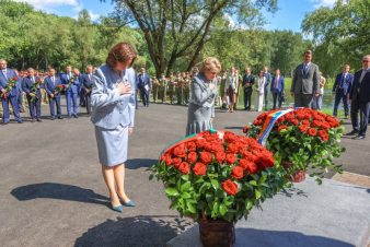 Бессмертный подвиг «крылатого брата»: в Минске торжественно открыли памятник летчику-герою Александру Мамкину