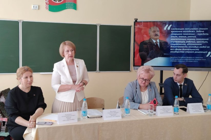 Член Совета Республики Е.Зенкевич с рабочим визитом посетила Светлогорский район