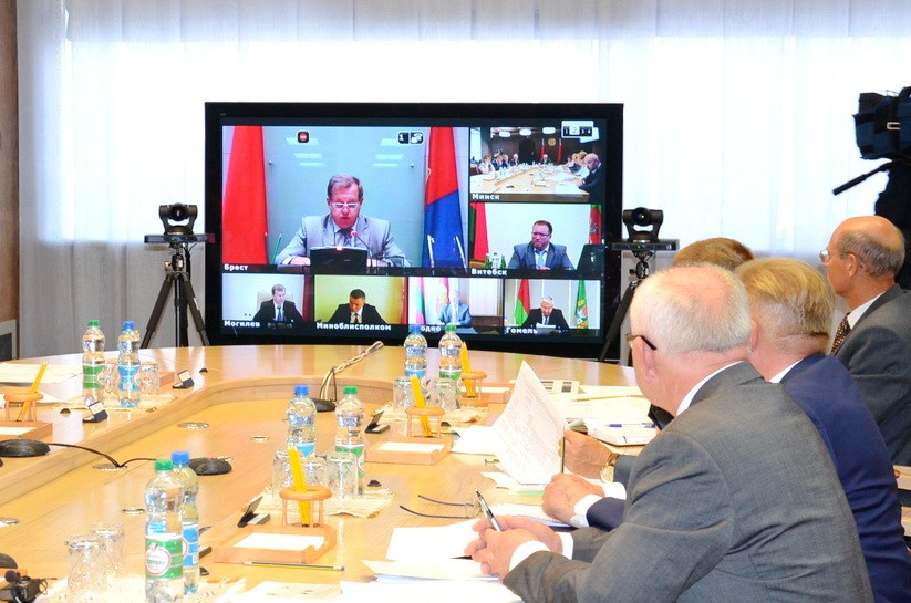 Фото. Совещание по вопросам подготовки и проведения второго Форума регионов Беларуси и России