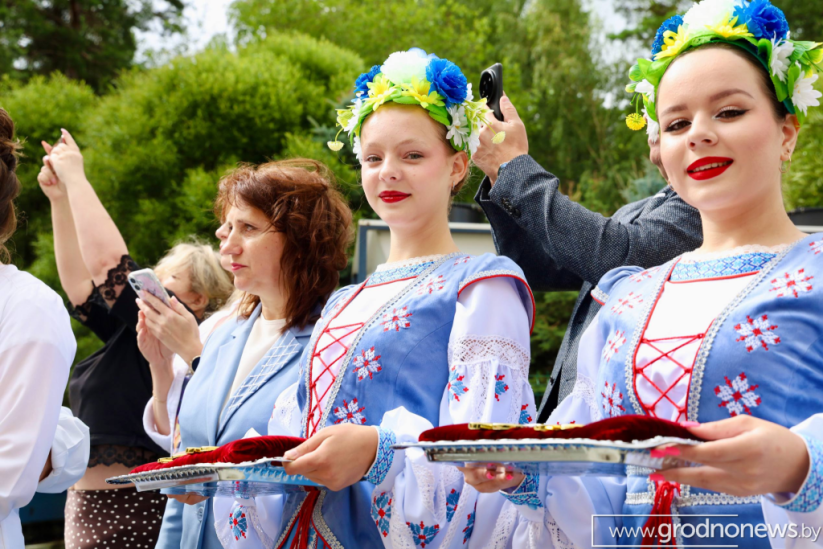 Фото