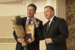 Члену Совета Республики А.Шишкину присуждено почетное звание «Заслуженный журналист»